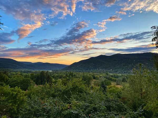Táj a naplementében Dombház Visegrád